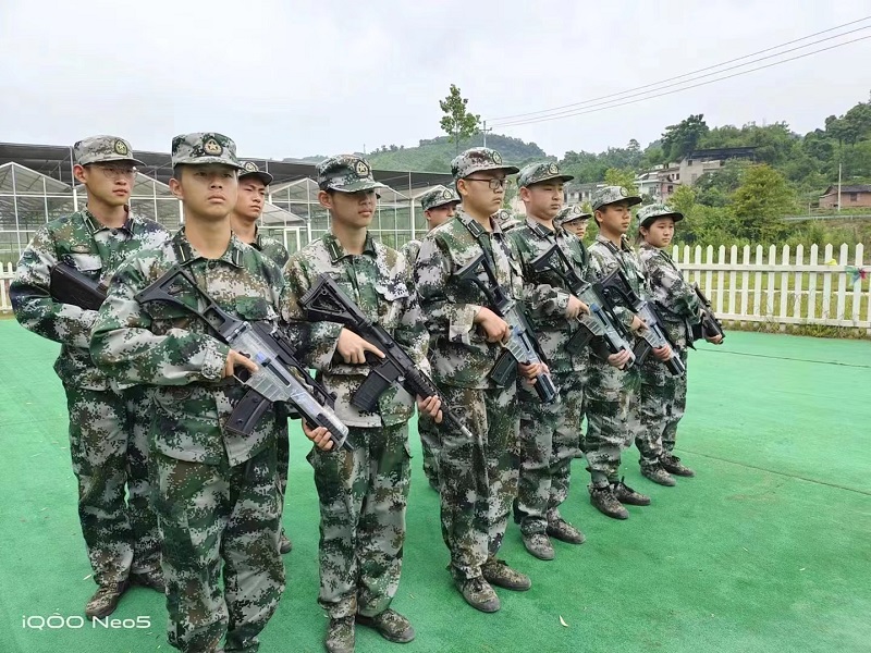 孩子叛逆,送去特训学校有用吗?