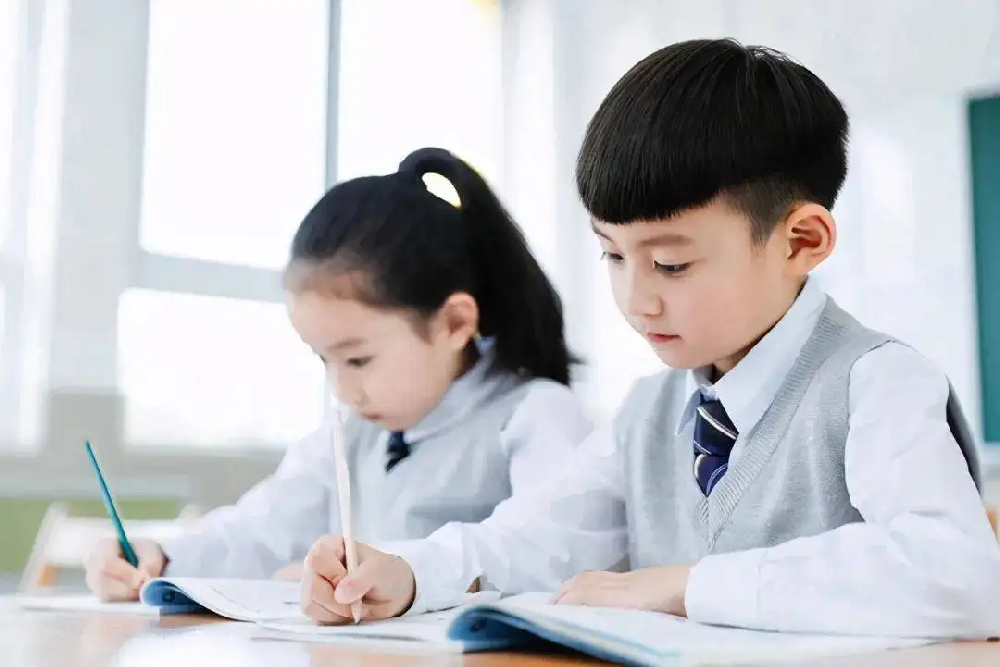 青少年心理课程—心理定势演示